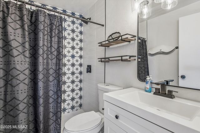 8448 E Ruby Drive, Tucson, AZ 85730