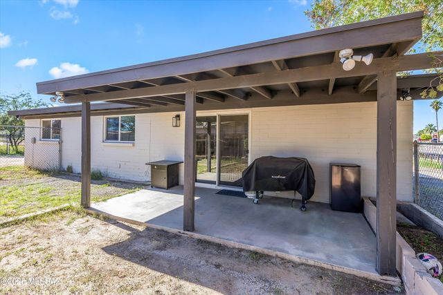 8448 E Ruby Drive, Tucson, AZ 85730