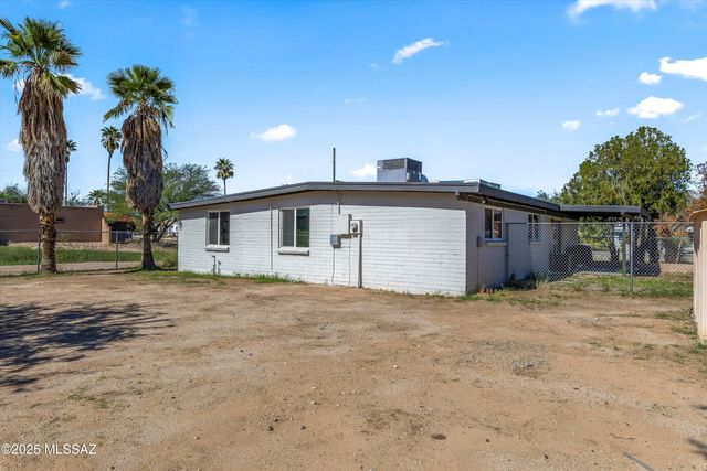 8448 E Ruby Drive, Tucson, AZ 85730