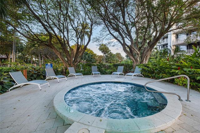 4000 Towerside Ter 604, Miami, FL 33138