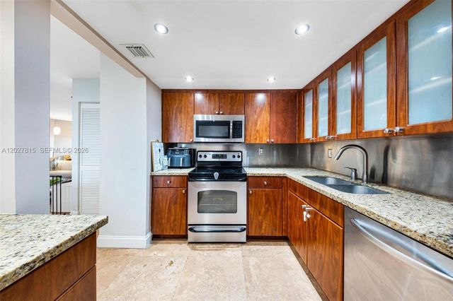 4000 Towerside Ter 604, Miami, FL 33138