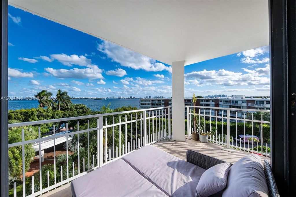 4000 Towerside Ter 604, Miami, FL 33138