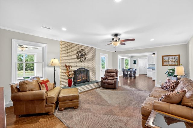 1817 Love Springs Rd, Gaffney, SC 29341