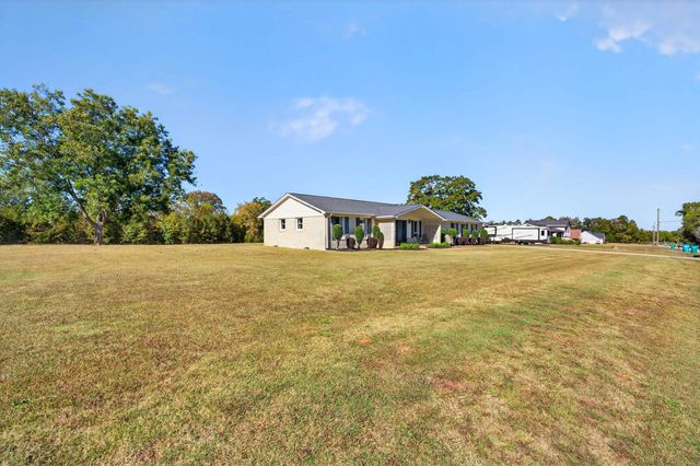 1817 Love Springs Rd, Gaffney, SC 29341