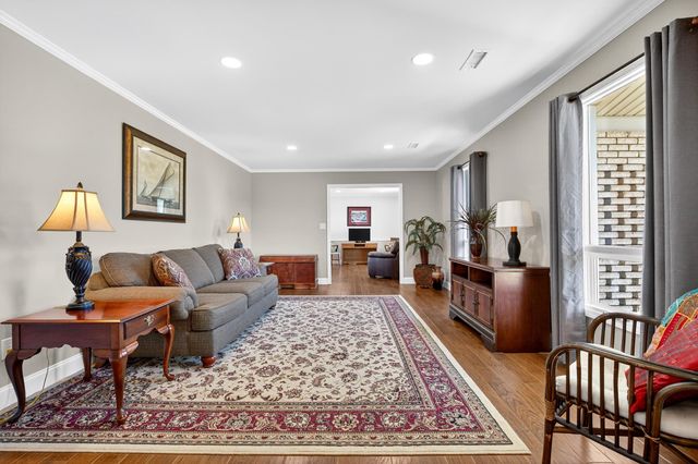 1817 Love Springs Rd, Gaffney, SC 29341