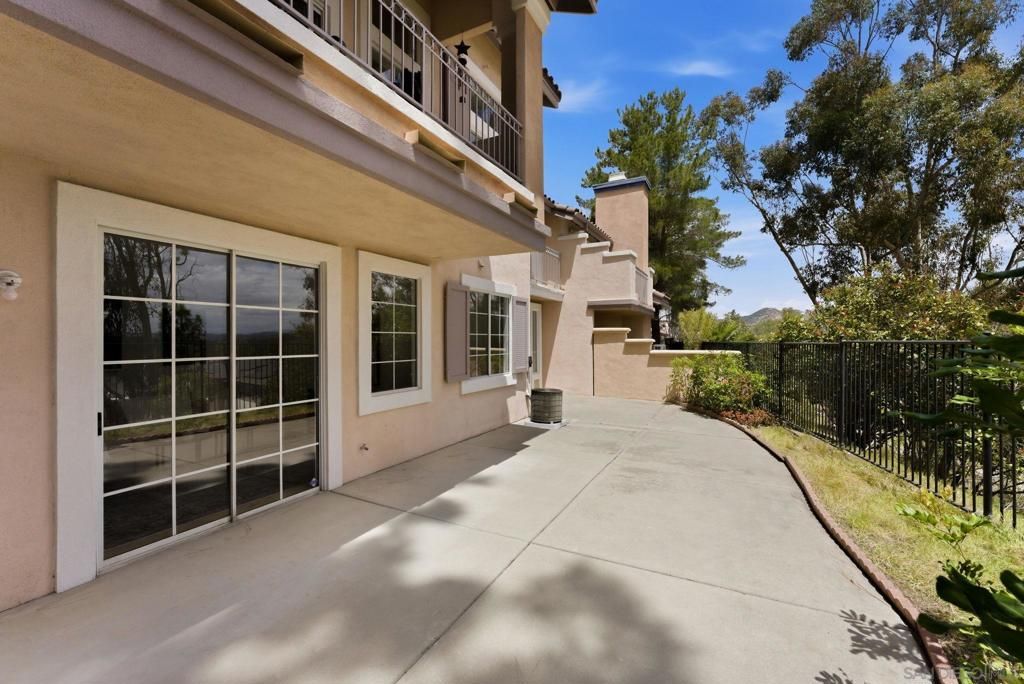 Image 15 of property listing at 12041 Tivoli Park Row 2, San Diego, CA 92128