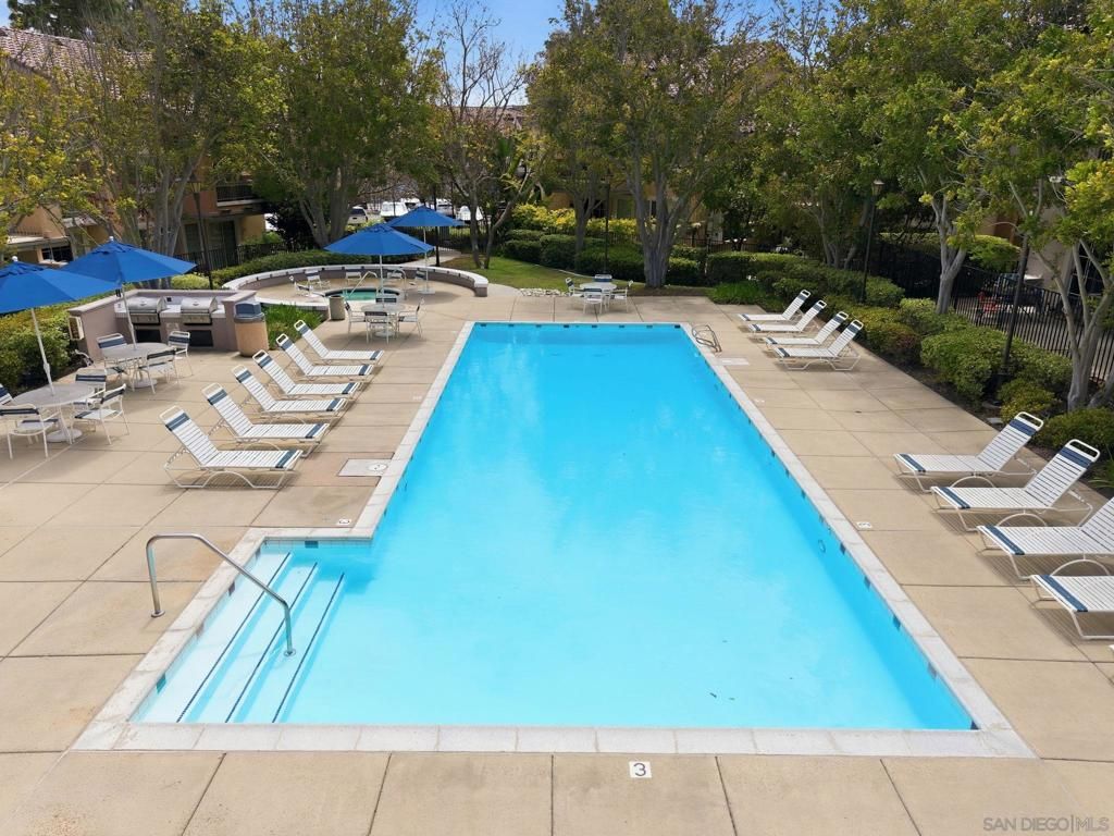 Image 19 of property listing at 12041 Tivoli Park Row 2, San Diego, CA 92128