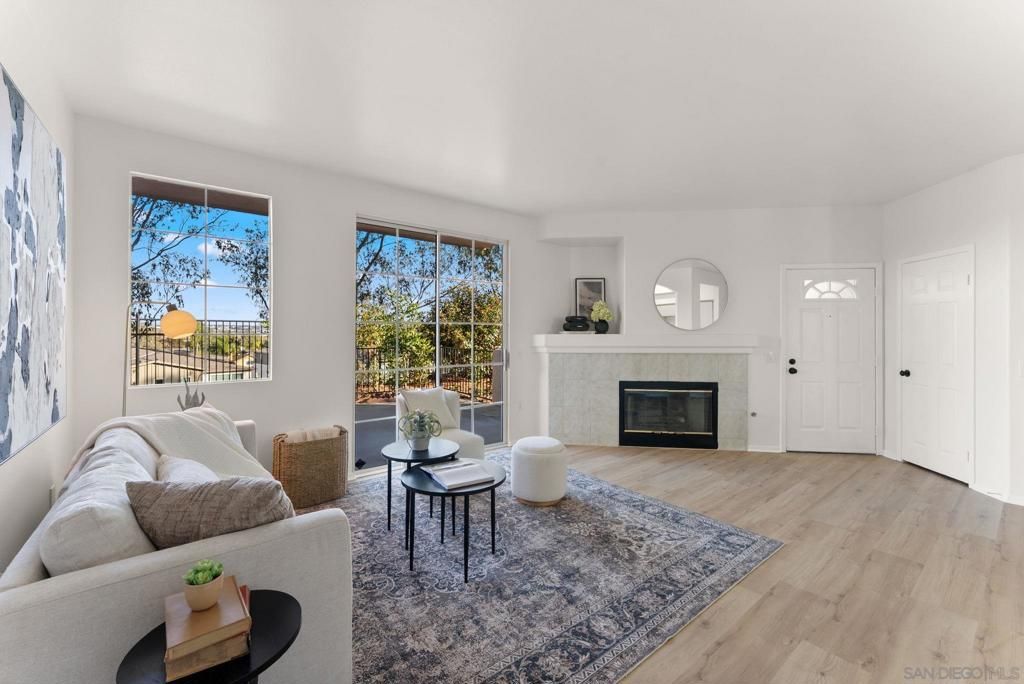 Image 4 of property listing at 12041 Tivoli Park Row 2, San Diego, CA 92128