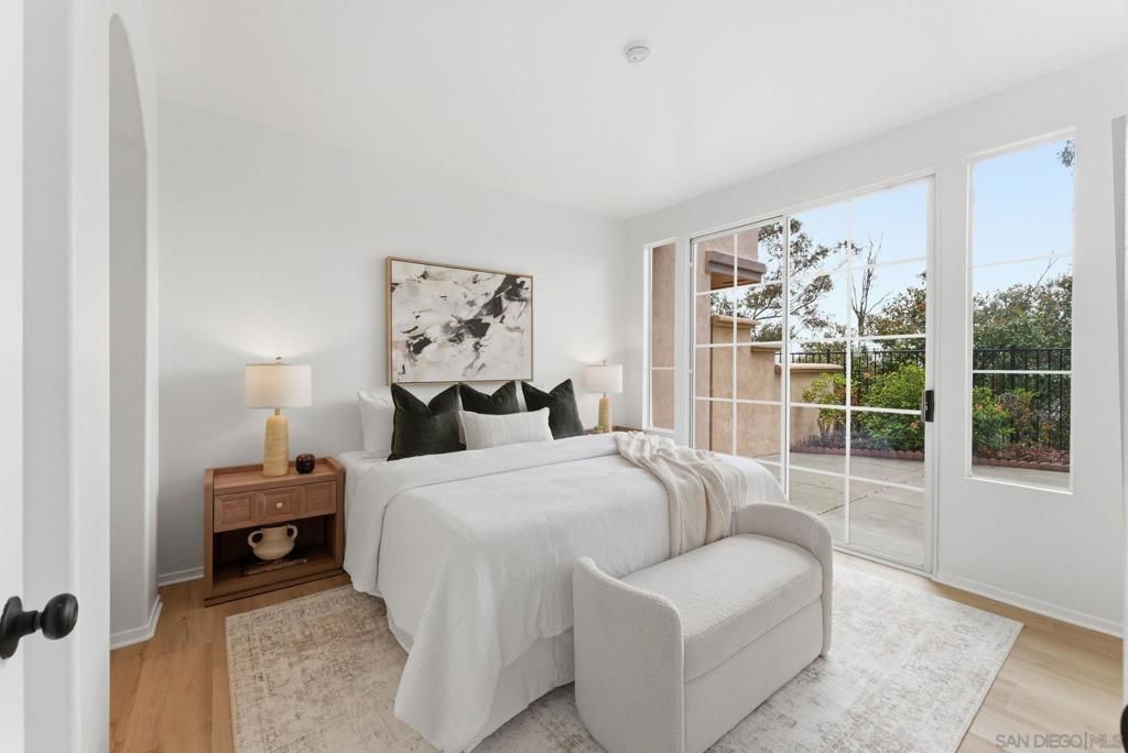 Image 7 of property listing at 12041 Tivoli Park Row 2, San Diego, CA 92128