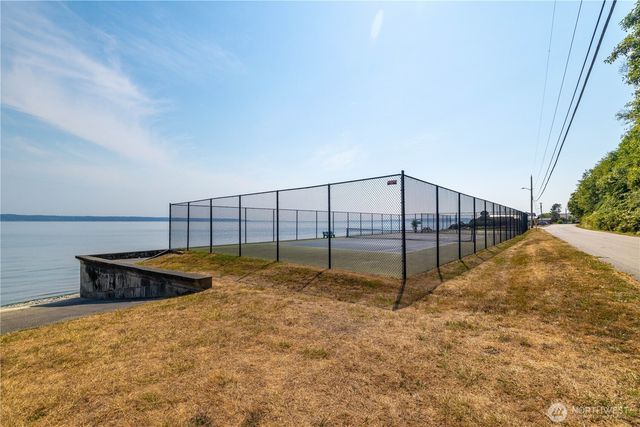 8103 Hawaii Lane, Clinton, WA 98236
