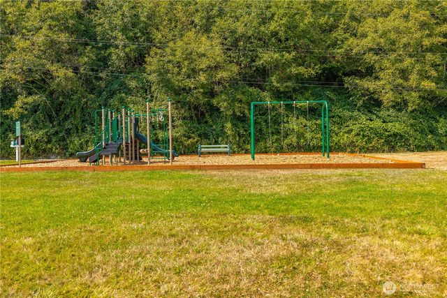 8103 Hawaii Lane, Clinton, WA 98236