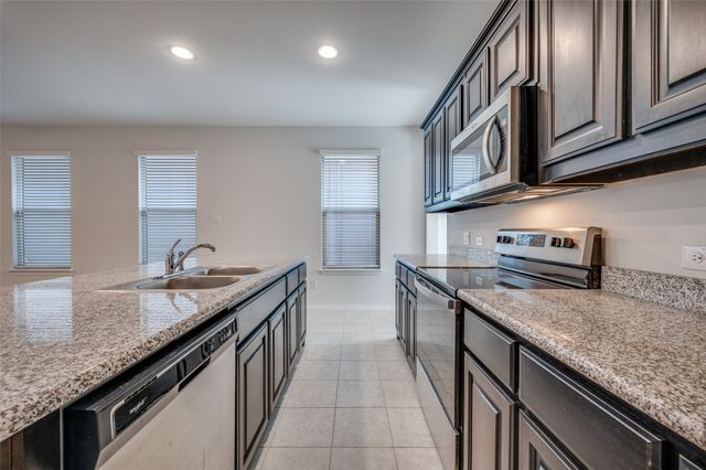 632 Coleman Street, Aubrey, TX 76227