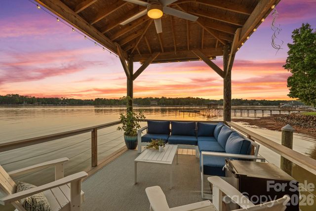107 Beachview Drive, Mooresville, NC 28117