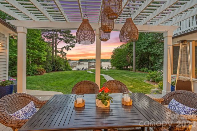 107 Beachview Drive, Mooresville, NC 28117
