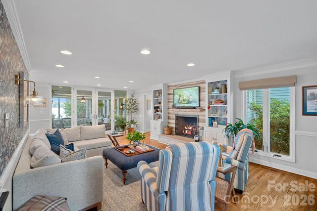 107 Beachview Drive, Mooresville, NC 28117
