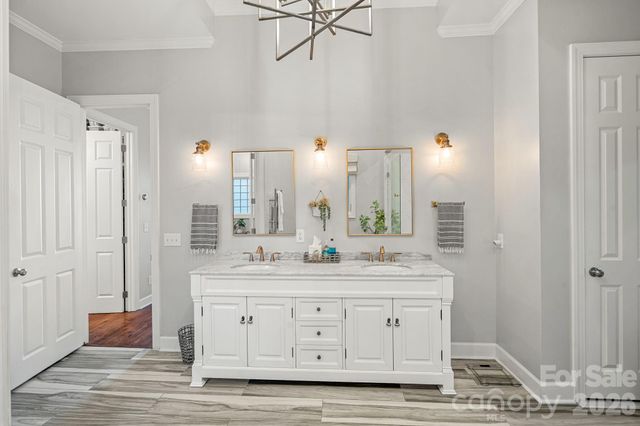 107 Beachview Drive, Mooresville, NC 28117