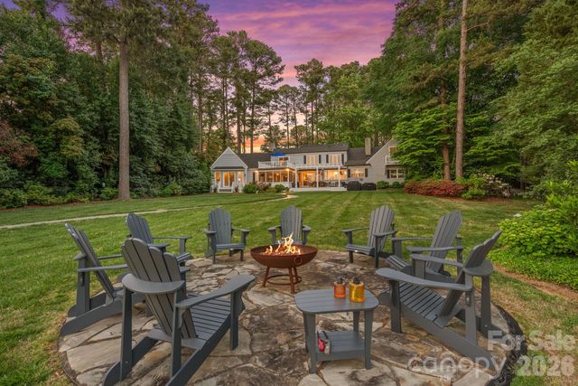 107 Beachview Drive, Mooresville, NC 28117