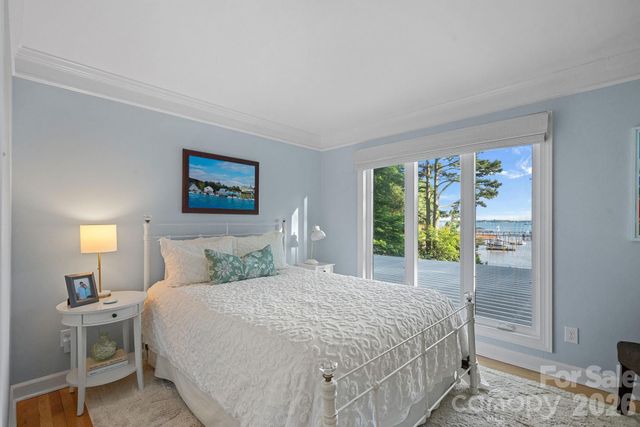 107 Beachview Drive, Mooresville, NC 28117