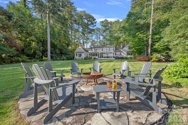 107 Beachview Drive, Mooresville, NC 28117