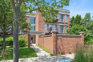 361 KELBURN Road 316, Deerfield, IL 60015