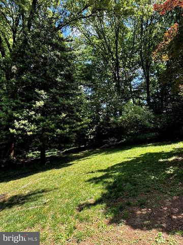 3811 BENT BRANCH RD, Falls Church, VA 22041
