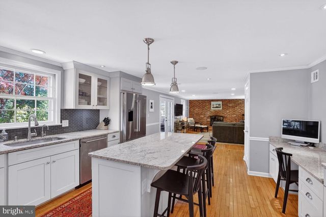 3811 BENT BRANCH RD, Falls Church, VA 22041