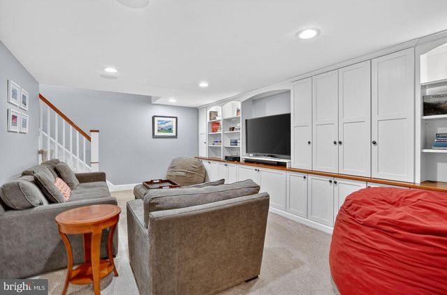 3811 BENT BRANCH RD, Falls Church, VA 22041