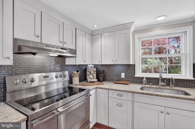 3811 BENT BRANCH RD, Falls Church, VA 22041