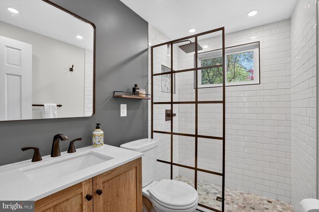 3811 BENT BRANCH RD, Falls Church, VA 22041