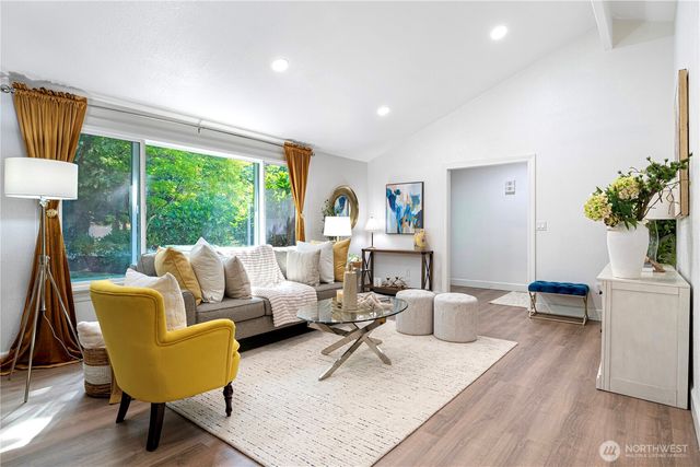 11527 NE 113th Place, Kirkland, WA 98033