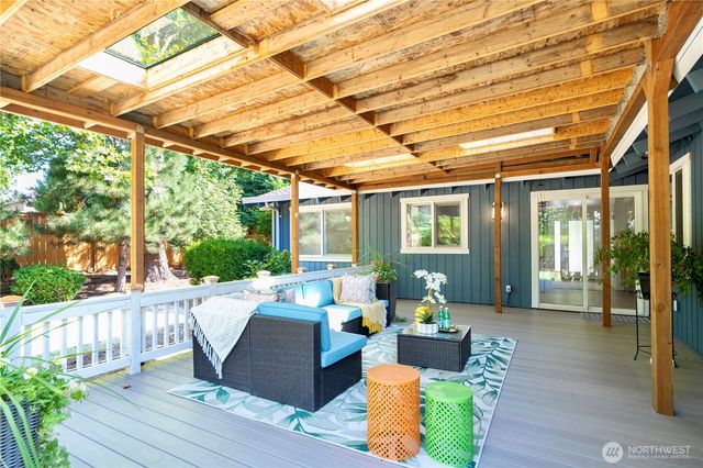 11527 NE 113th Place, Kirkland, WA 98033