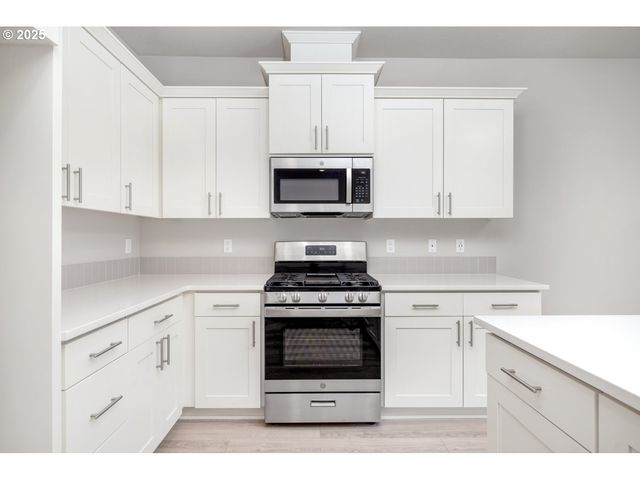 2897 S Heather St Lot 848, Cornelius, OR 97113