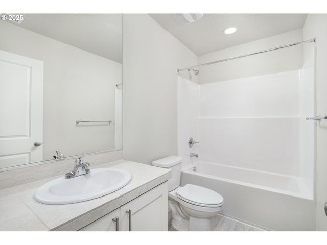 2897 S Heather St Lot 848, Cornelius, OR 97113