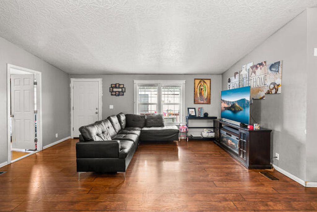 1570 S Peach Street SPC 26, Medford, OR 97501