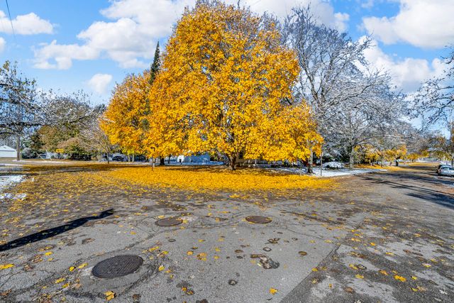 902 Fleming Avenue, Jackson, MI 49202