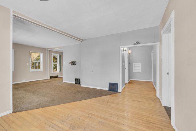 902 Fleming Avenue, Jackson, MI 49202