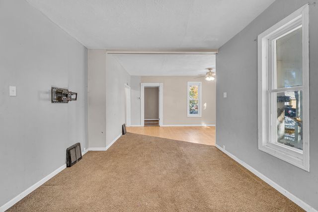 902 Fleming Avenue, Jackson, MI 49202