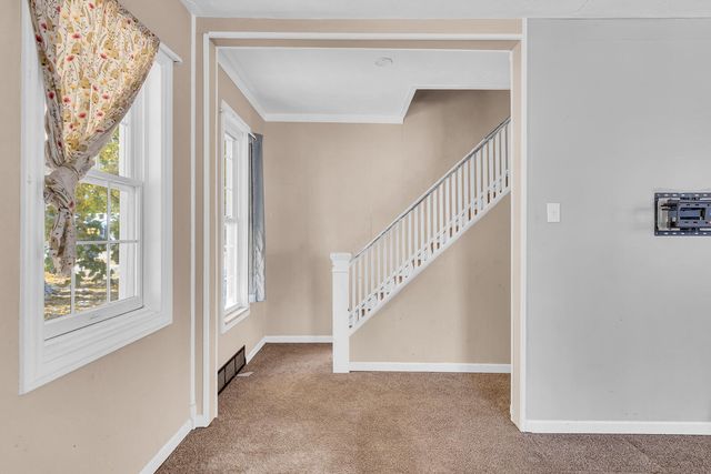 902 Fleming Avenue, Jackson, MI 49202