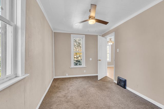 902 Fleming Avenue, Jackson, MI 49202