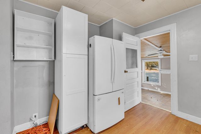 902 Fleming Avenue, Jackson, MI 49202