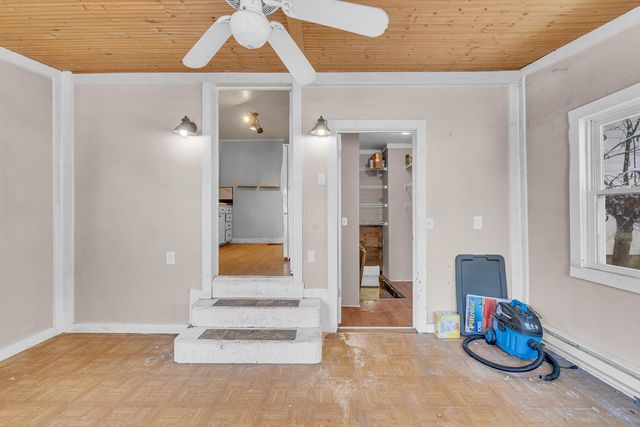 902 Fleming Avenue, Jackson, MI 49202