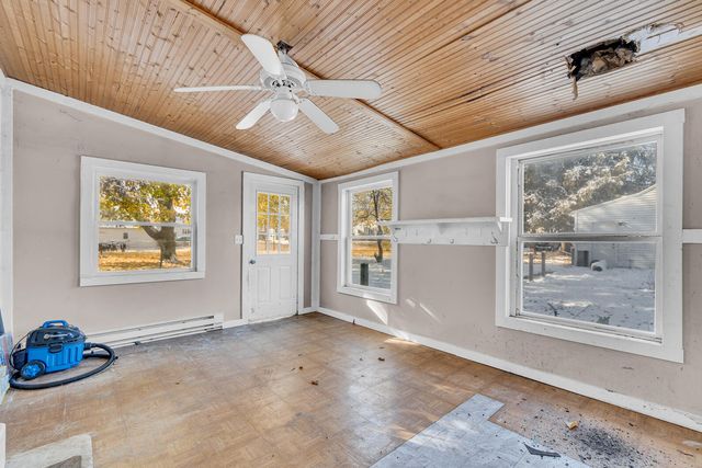 902 Fleming Avenue, Jackson, MI 49202