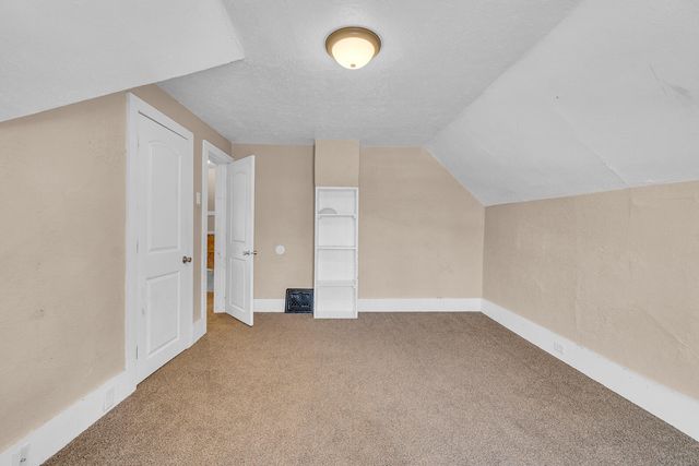 902 Fleming Avenue, Jackson, MI 49202