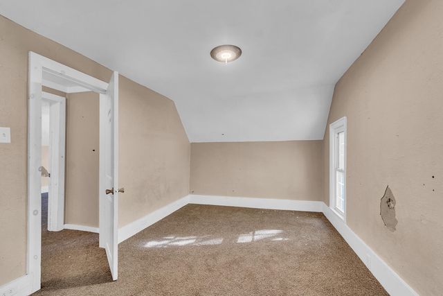 902 Fleming Avenue, Jackson, MI 49202