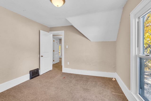 902 Fleming Avenue, Jackson, MI 49202