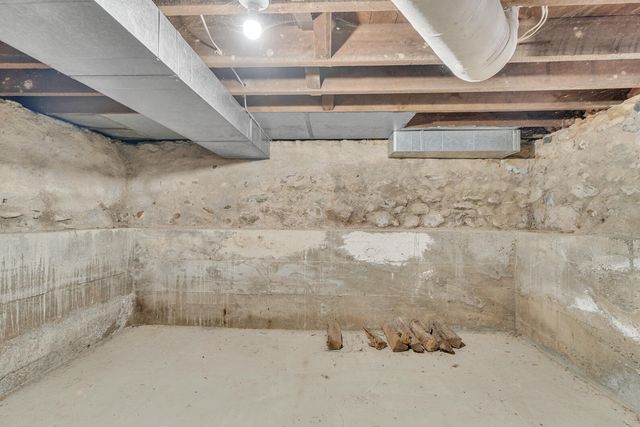 902 Fleming Avenue, Jackson, MI 49202