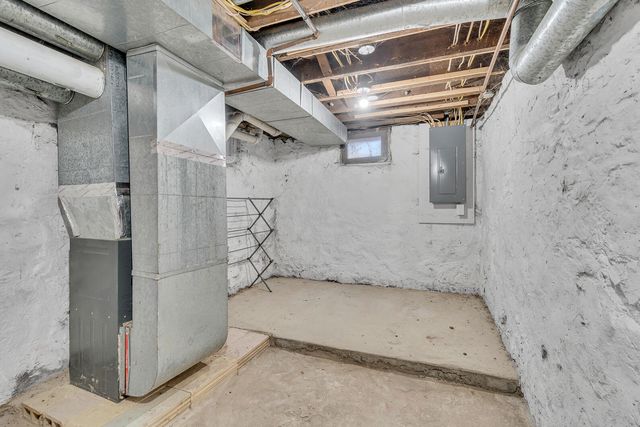 902 Fleming Avenue, Jackson, MI 49202