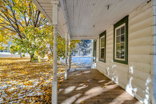 902 Fleming Avenue, Jackson, MI 49202