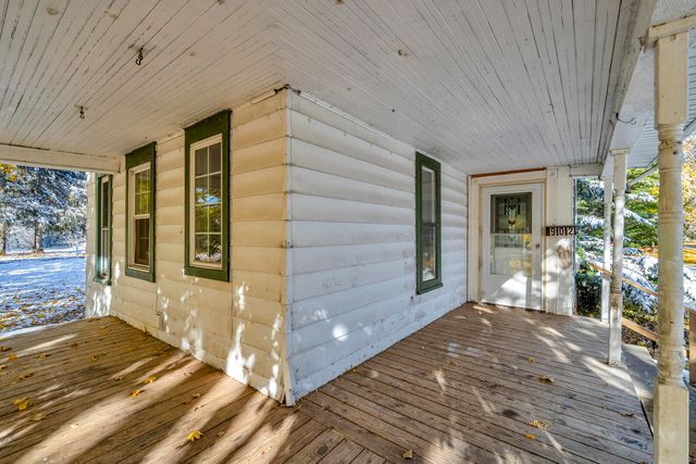 902 Fleming Avenue, Jackson, MI 49202