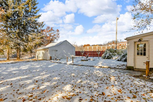 902 Fleming Avenue, Jackson, MI 49202